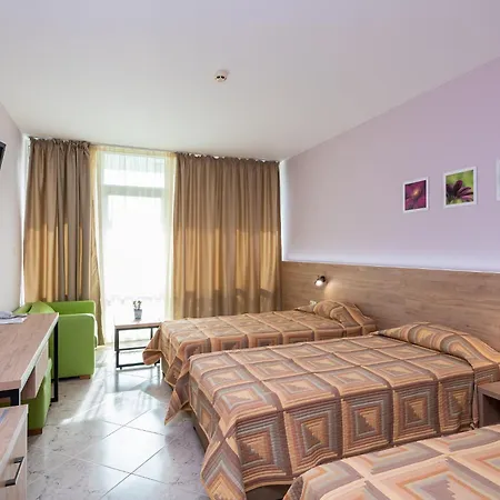 Ivana Palace - Free Parking Hotell