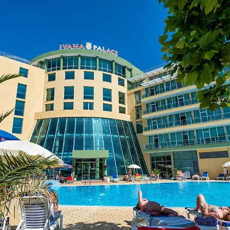 Ivana Palace - Free Parking Hotell