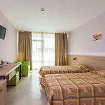 Ivana Palace - Free Parking Отель