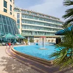 Ivana Palace - Free Parking ホテル 4*