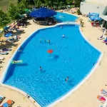 Ivana Palace - Free Parking サニービーチ