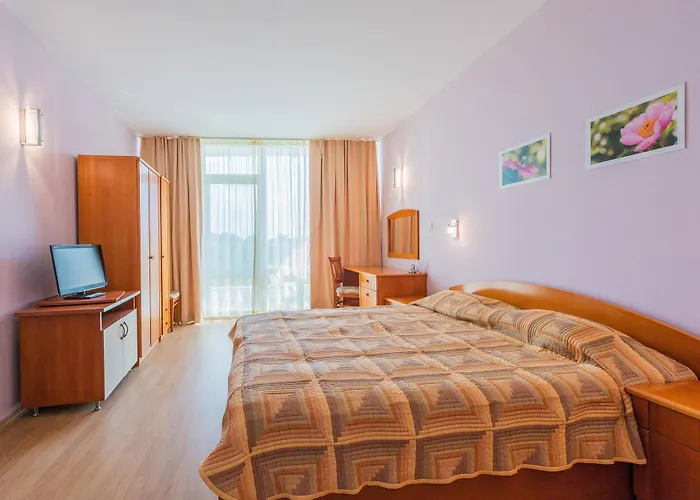 Ivana Palace - Free Parking Otel 4*