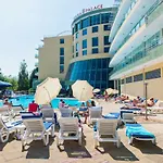 Ivana Palace - Free Parking Hotel