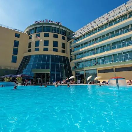 Ivana Palace - Free Parking Готель 4*