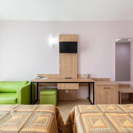 מלון Ivana Palace - Free Parking 4*