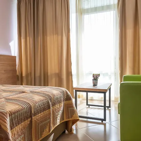 Ivana Palace - Free Parking Hotel