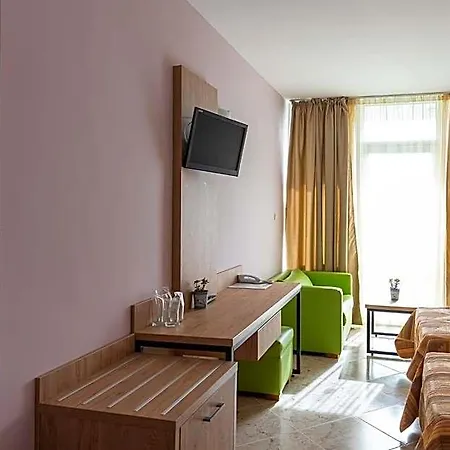 Ivana Palace - Free Parking