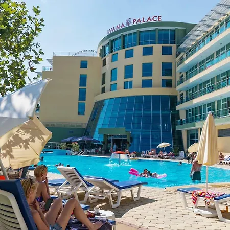 Ivana Palace - Free Parking Готель 4*