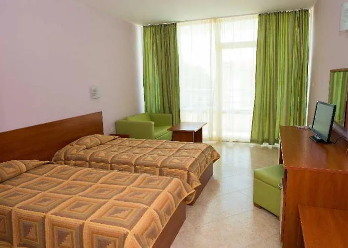 Ivana Palace - Free Parking Hotel