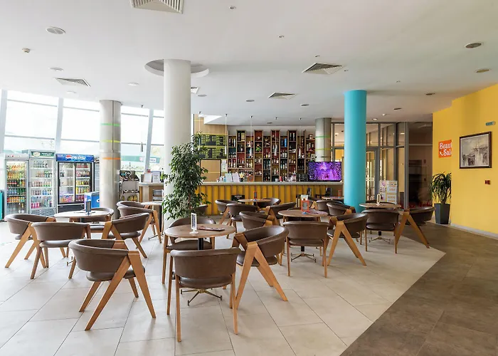 Ivana Palace - Free Parking